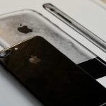 iPhone8は初期のiPhoneと同じウォータードロップ設計になる？
