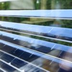 SolarGapsの窓ブラインドは内蔵のソーラーパネルを搭載で電気代を節約