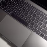 AppleはMacBookのバタフライキーボード問題を認知、無料修正と払い戻しを提供開始