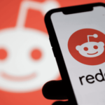 Redditで実際のお金を稼ぐ方法: 新しいゴールデンアップボートを活用